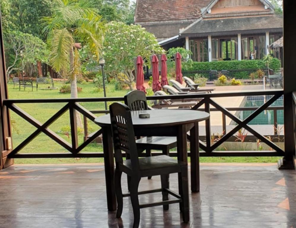 Nam Ou Riverside Resort Ban Vangle Экстерьер фото